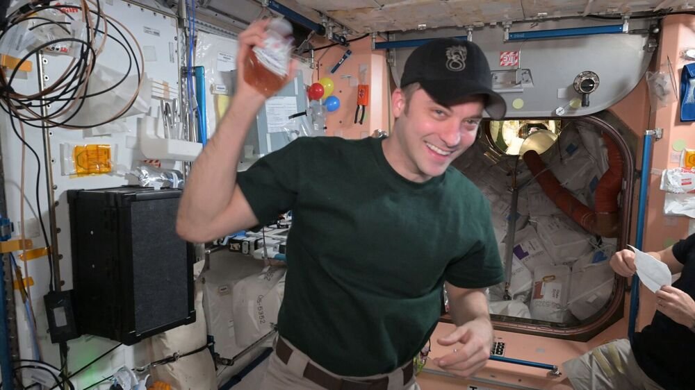 Astronaut Matthew Dominick’s Ketchup Adventure: Awesome or Gross?